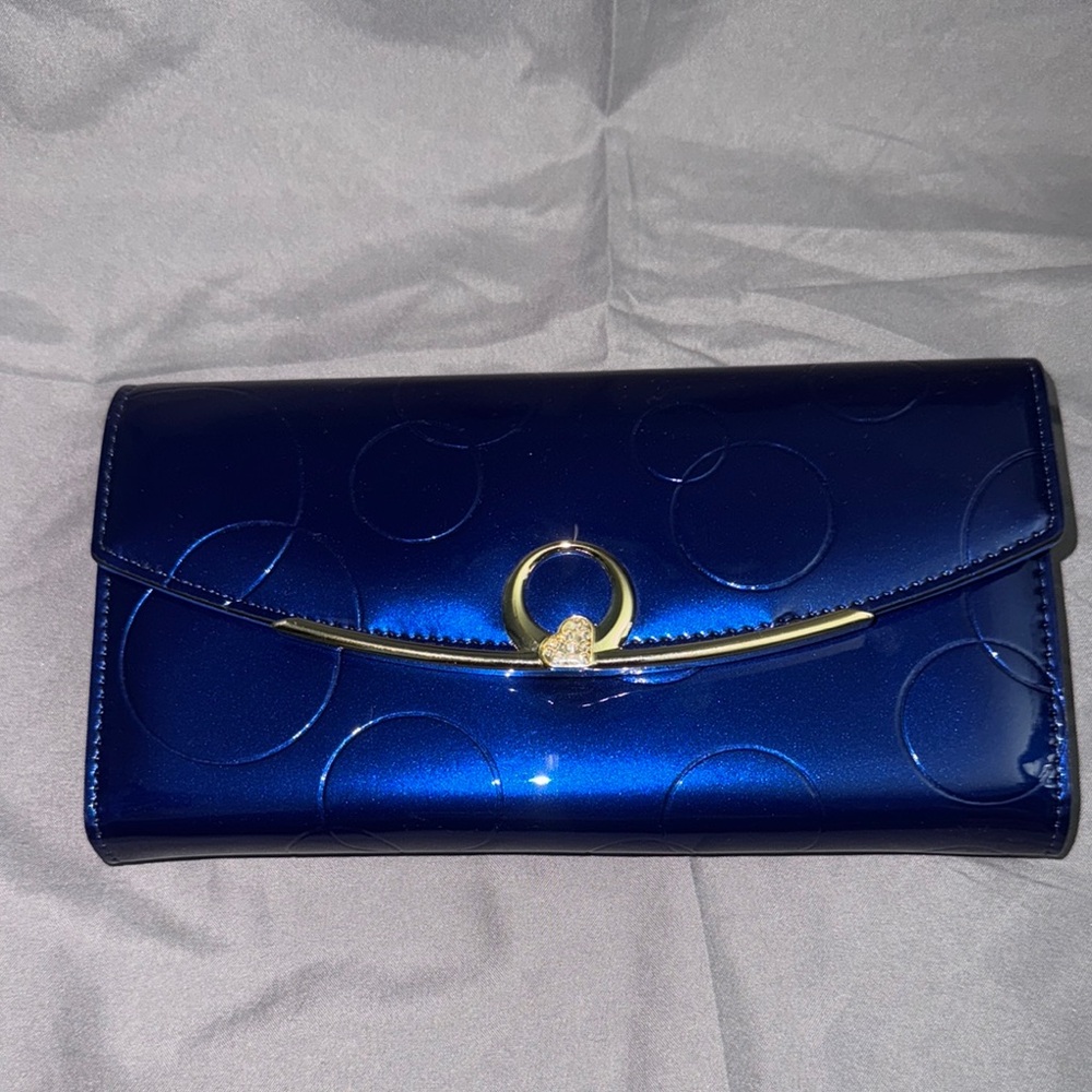 Marlekarida Elegant Blue Wallet with Gold Accent - Picture 1 of 15